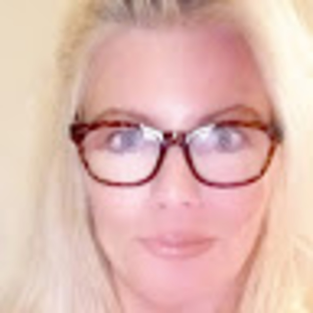 Meet your Posher, Maura